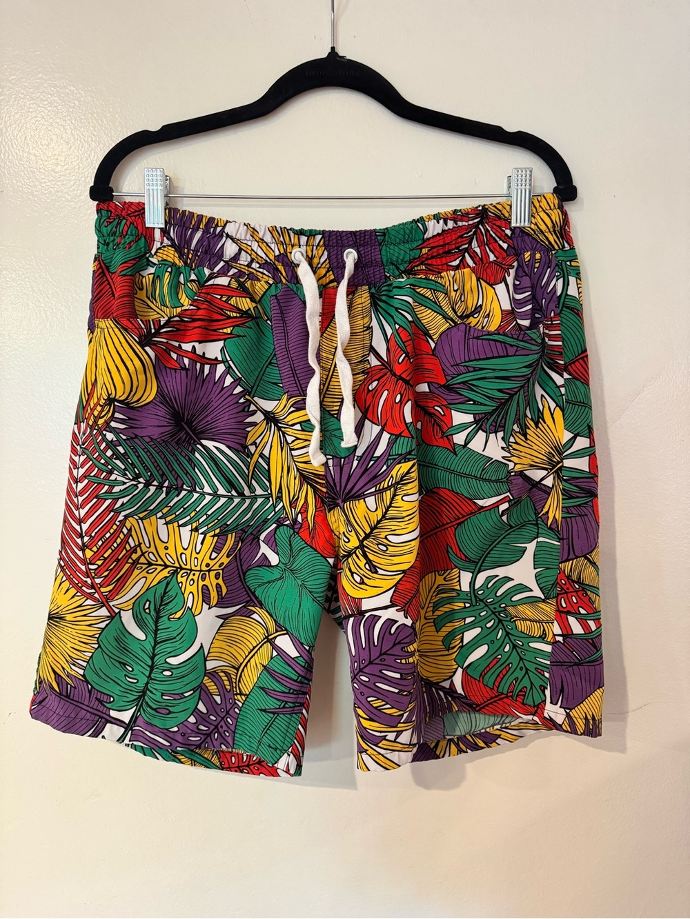 Good Vibes Men's Tropical Print Swim Trunks - Multicolor